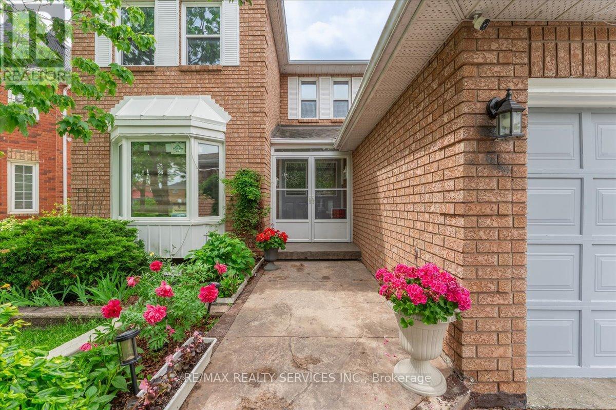 16 MAJOR WILLIAM SHARPE DRIVE E - 5