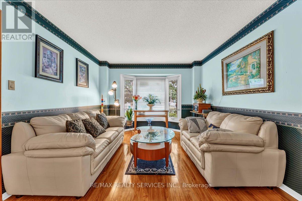 16 MAJOR WILLIAM SHARPE DRIVE E - 8