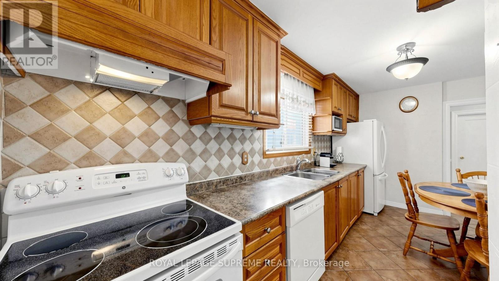 610 MCROBERTS AVENUE - 16