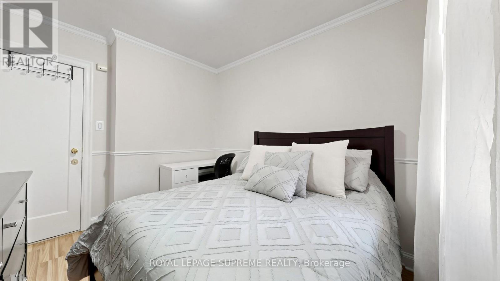 610 MCROBERTS AVENUE - 23
