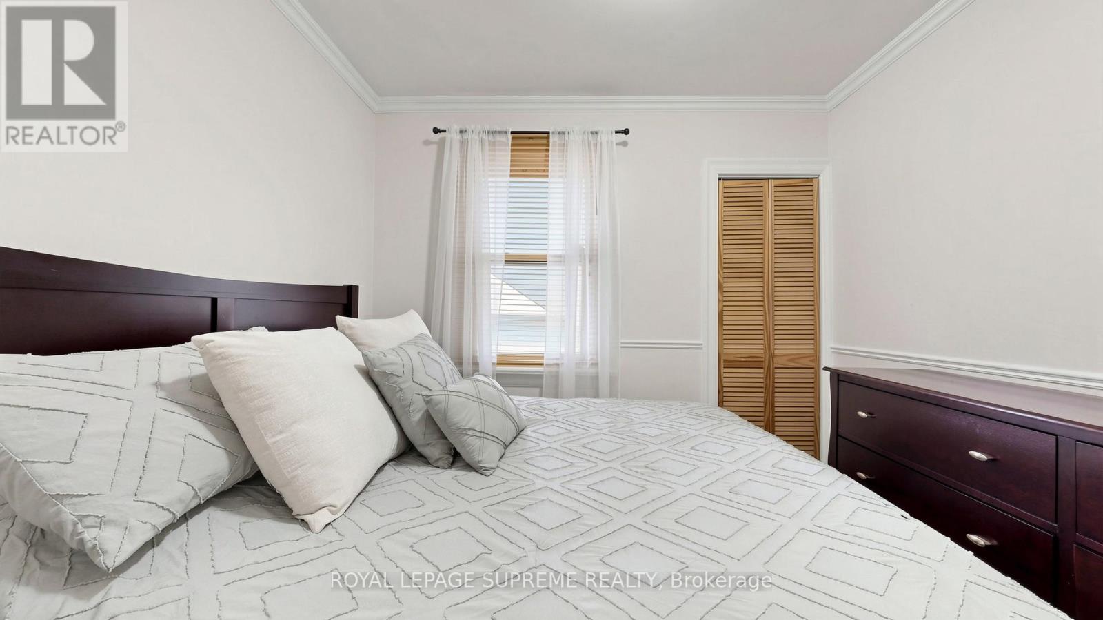 610 MCROBERTS AVENUE - 24