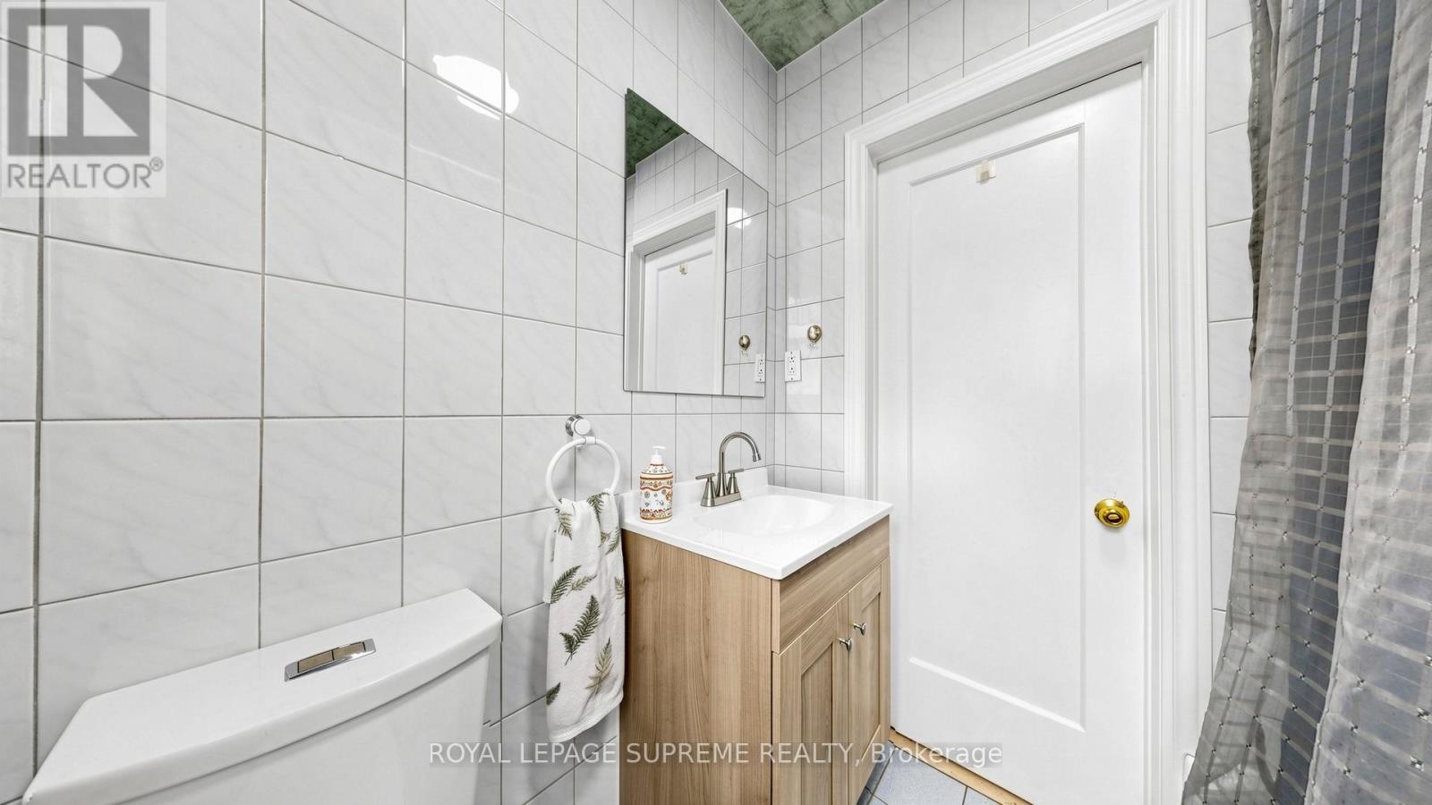 610 MCROBERTS AVENUE - 27