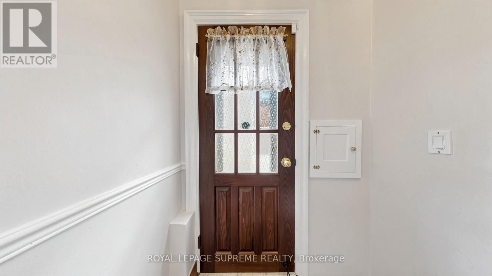 610 MCROBERTS AVENUE - 28