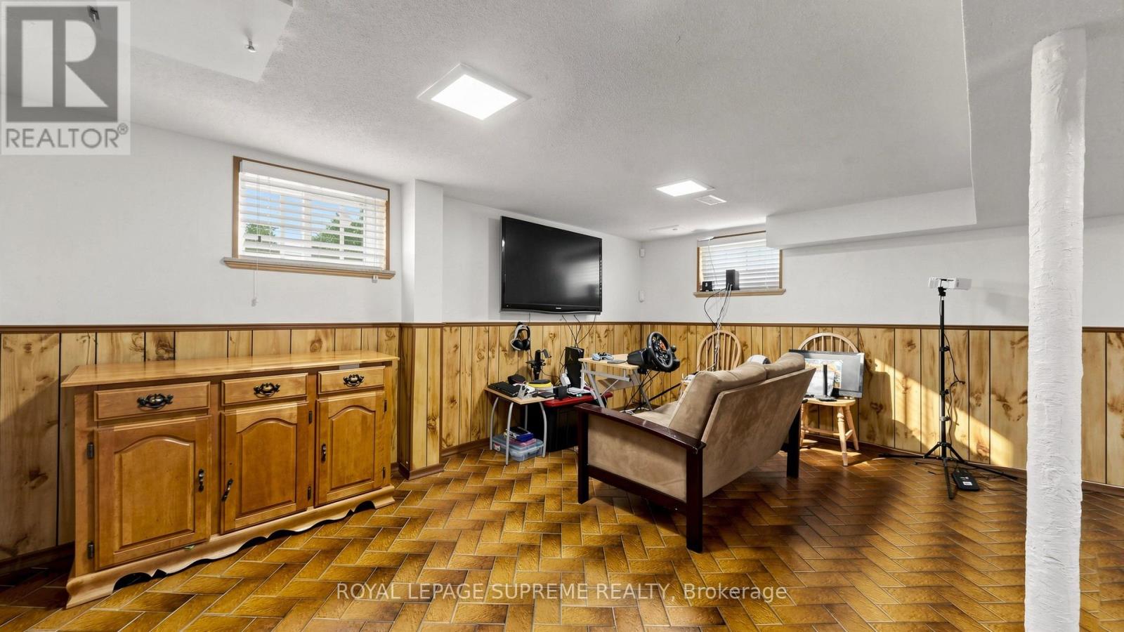 610 MCROBERTS AVENUE - 29
