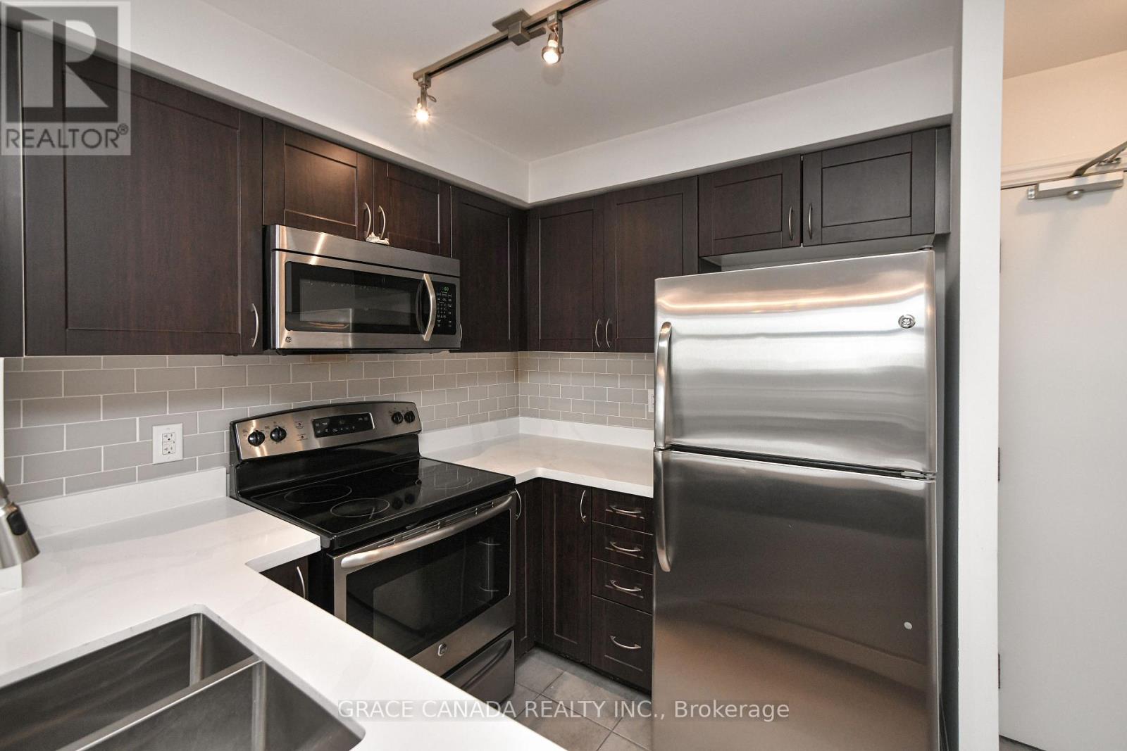 #508 1940 IRONSTONE DRIVE - 16
