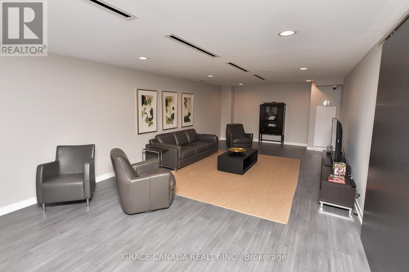 #508 1940 IRONSTONE DRIVE - 9