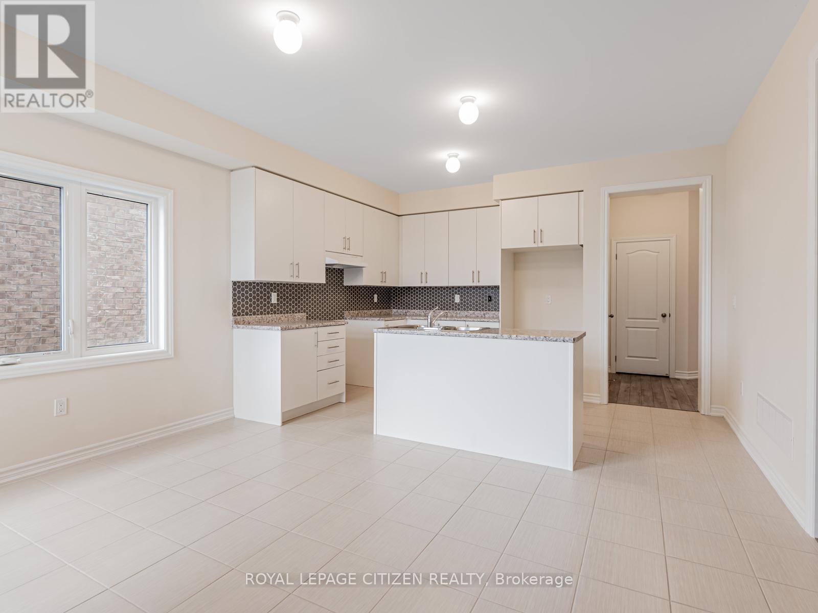 7 JEANNE PYNN AVENUE - 16