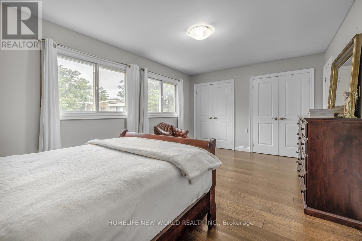 61 POPLAR CRESCENT - 12