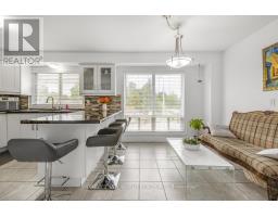 61 Poplar Crescent, Aurora, ON L4G3M4 Photo 11