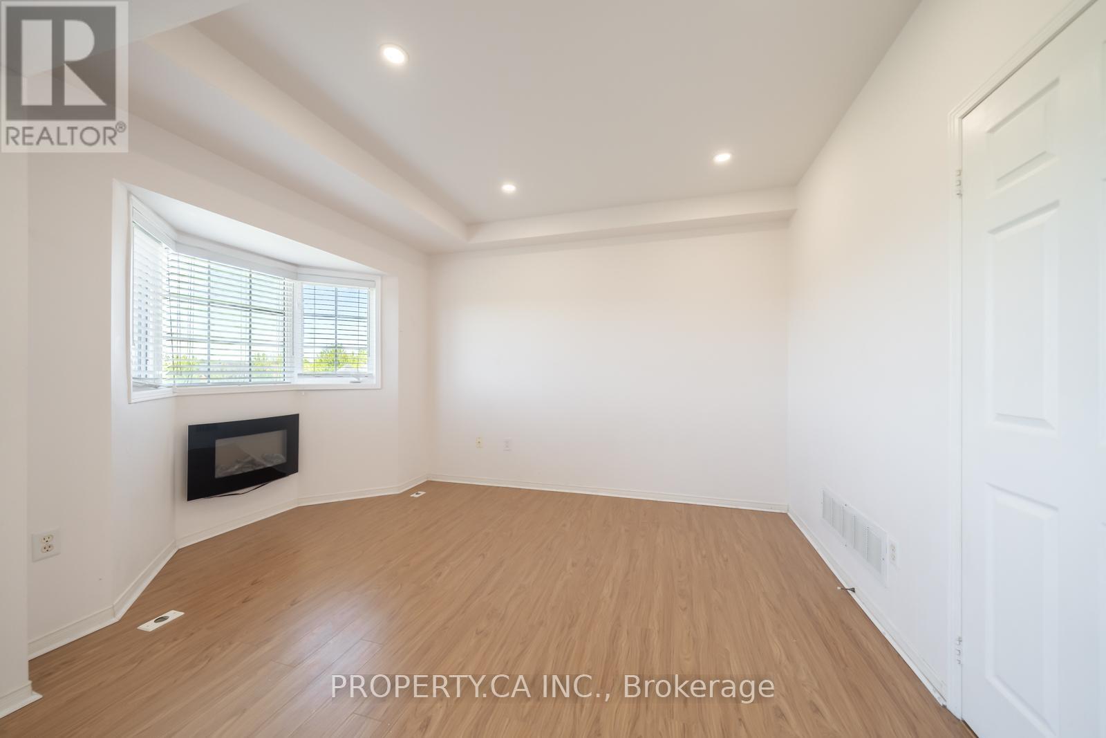 #A206 15 CORNELL MEADOWS AVENUE - 30