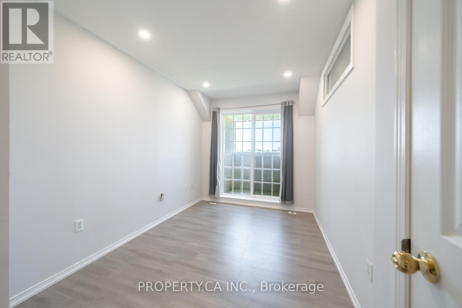 #A206 15 CORNELL MEADOWS AVENUE - 38