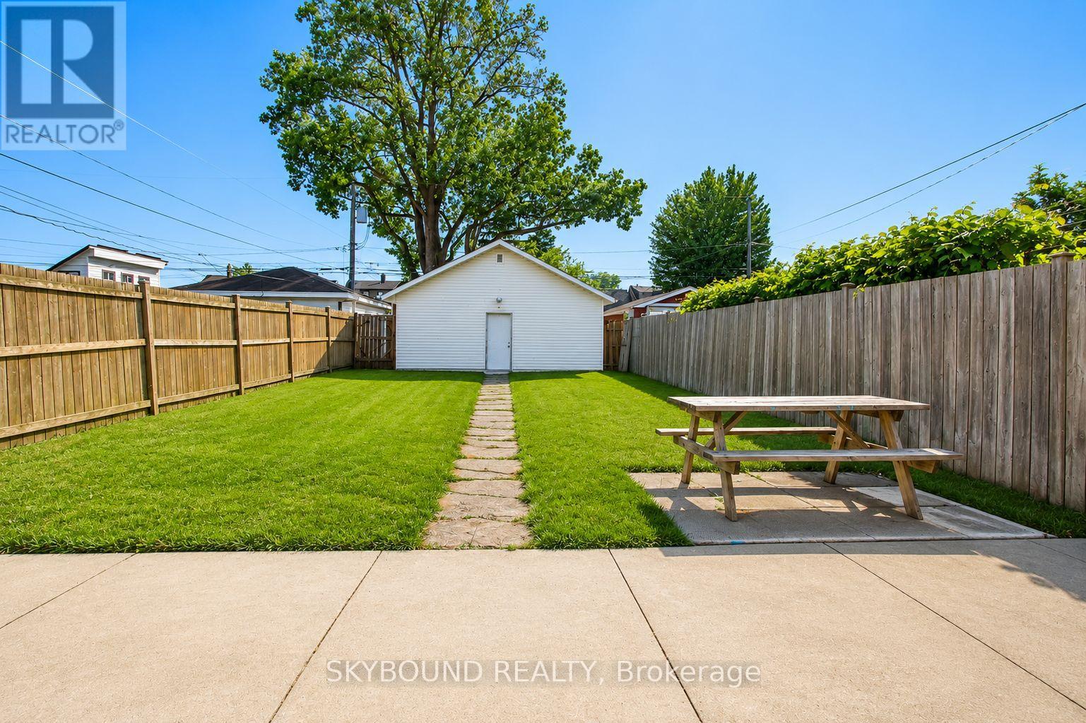 1723 LANGLOIS AVENUE - 18