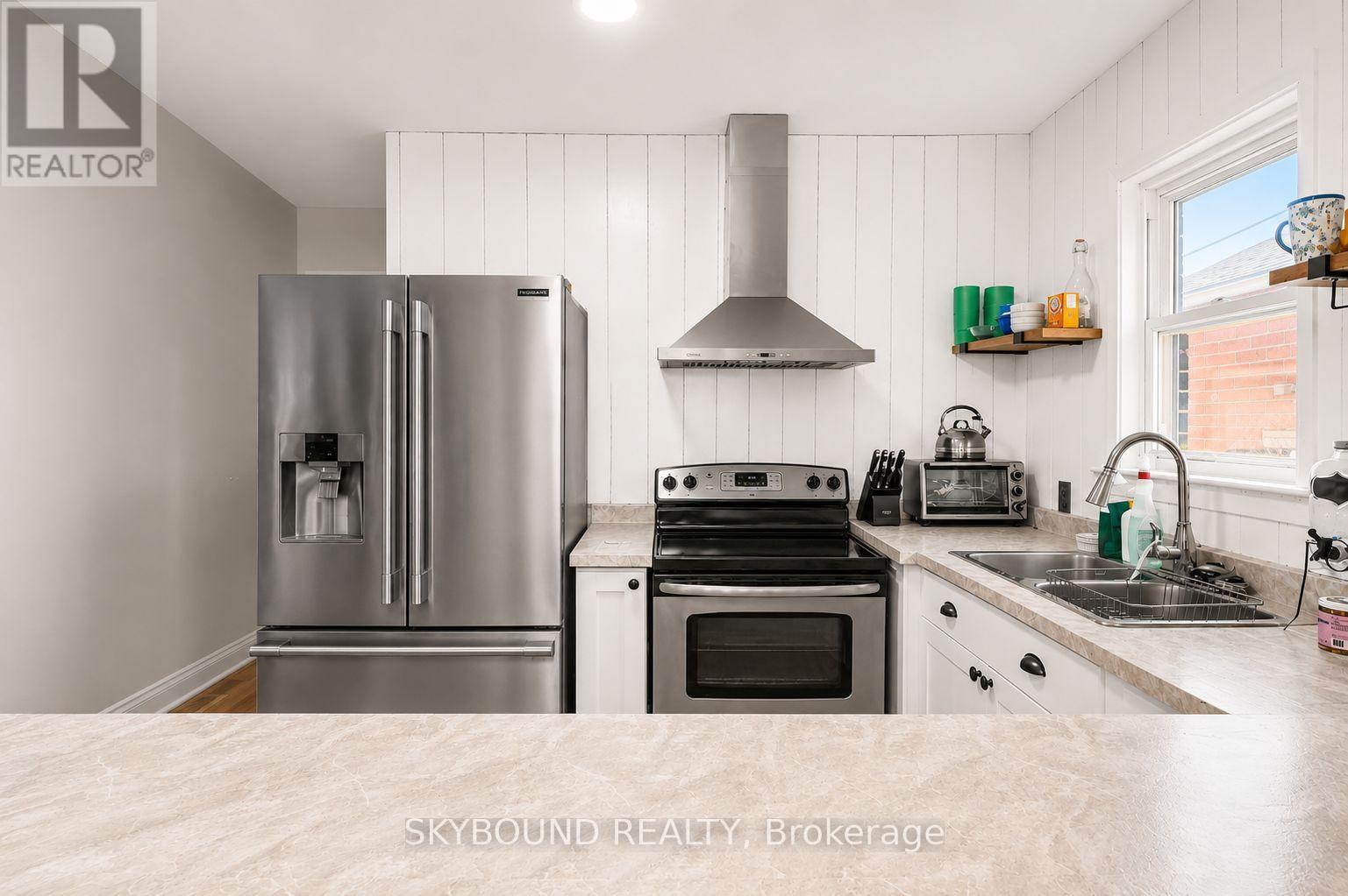 1723 LANGLOIS AVENUE - 8