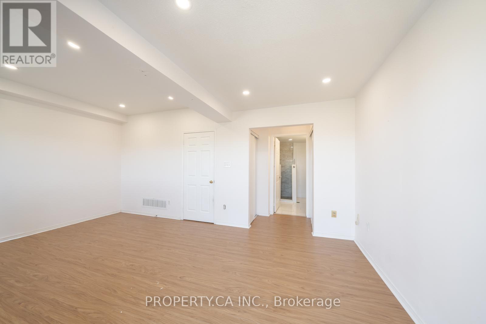 #A206 15 CORNELL MEADOWS AVENUE - 36