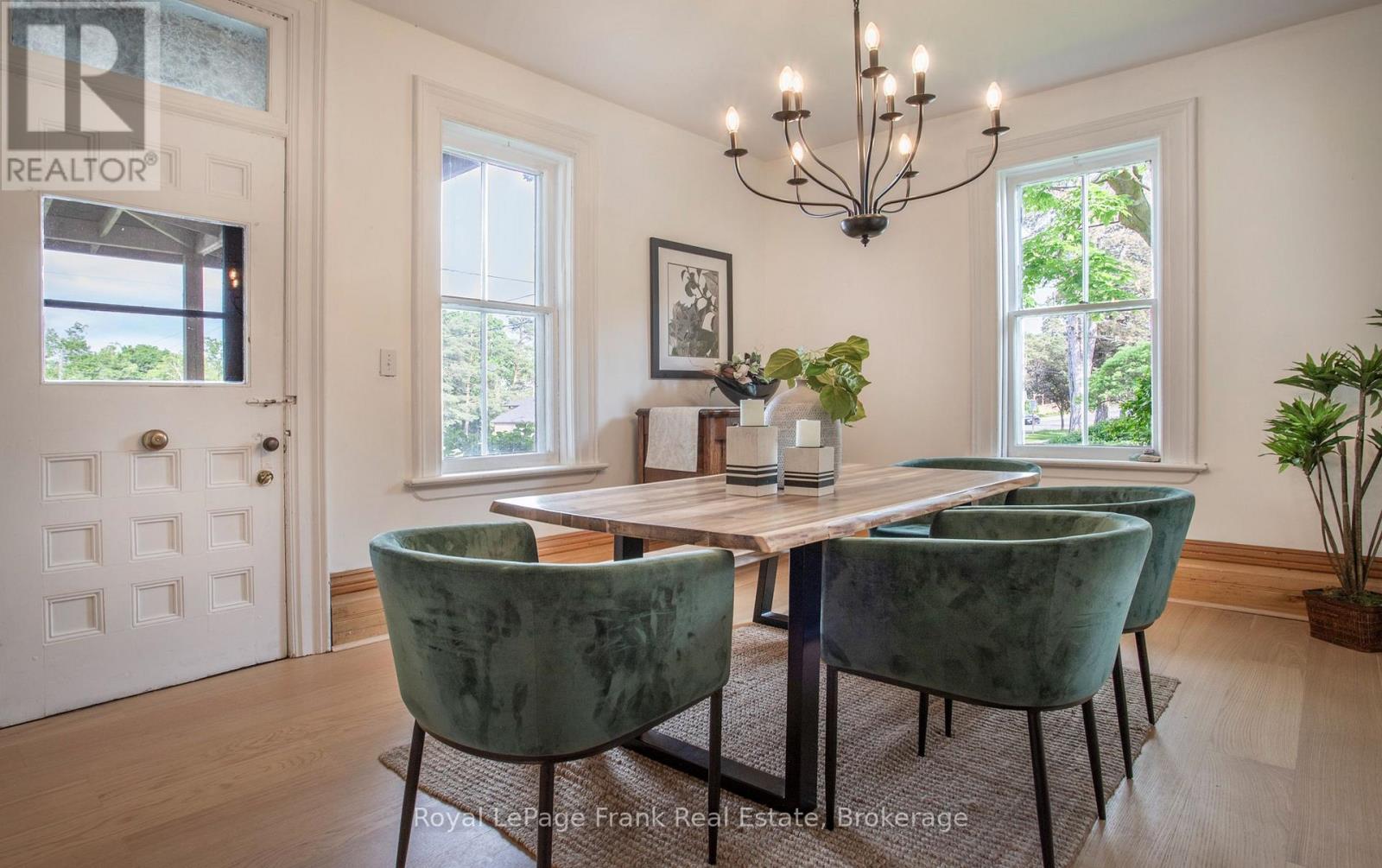 15578 SIMCOE STREET - 13