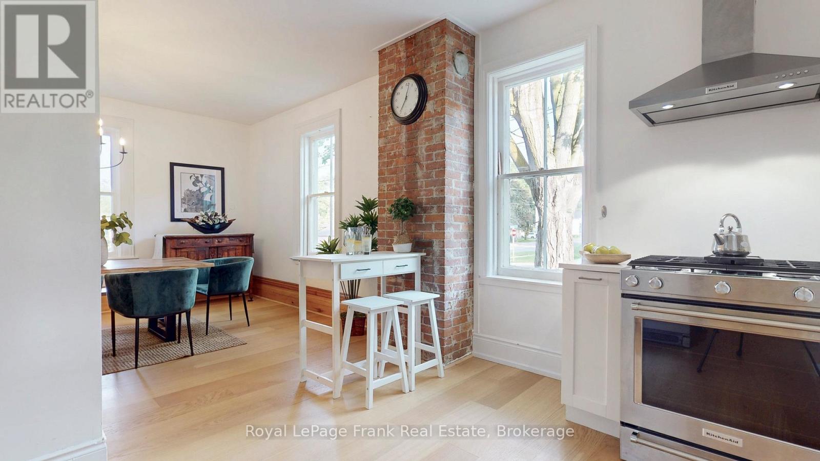 15578 SIMCOE STREET - 17
