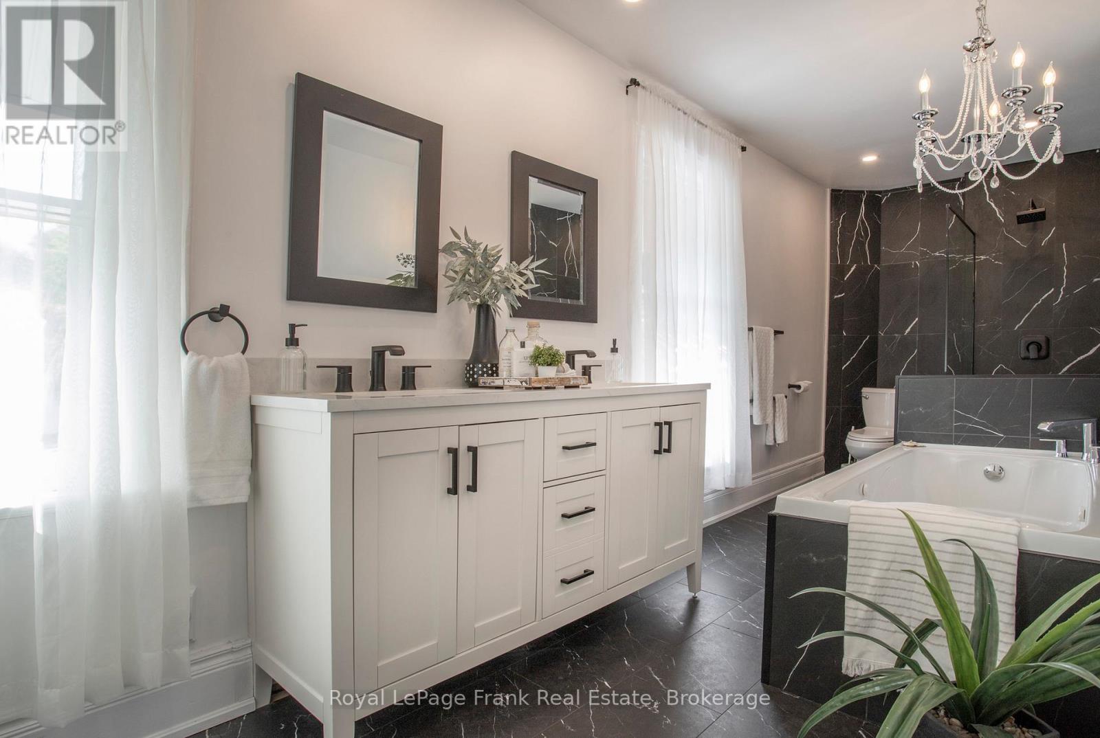 15578 SIMCOE STREET - 29
