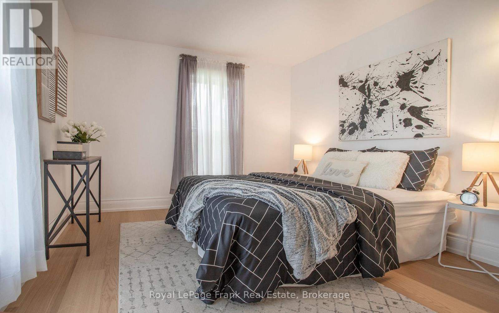 15578 SIMCOE STREET - 27