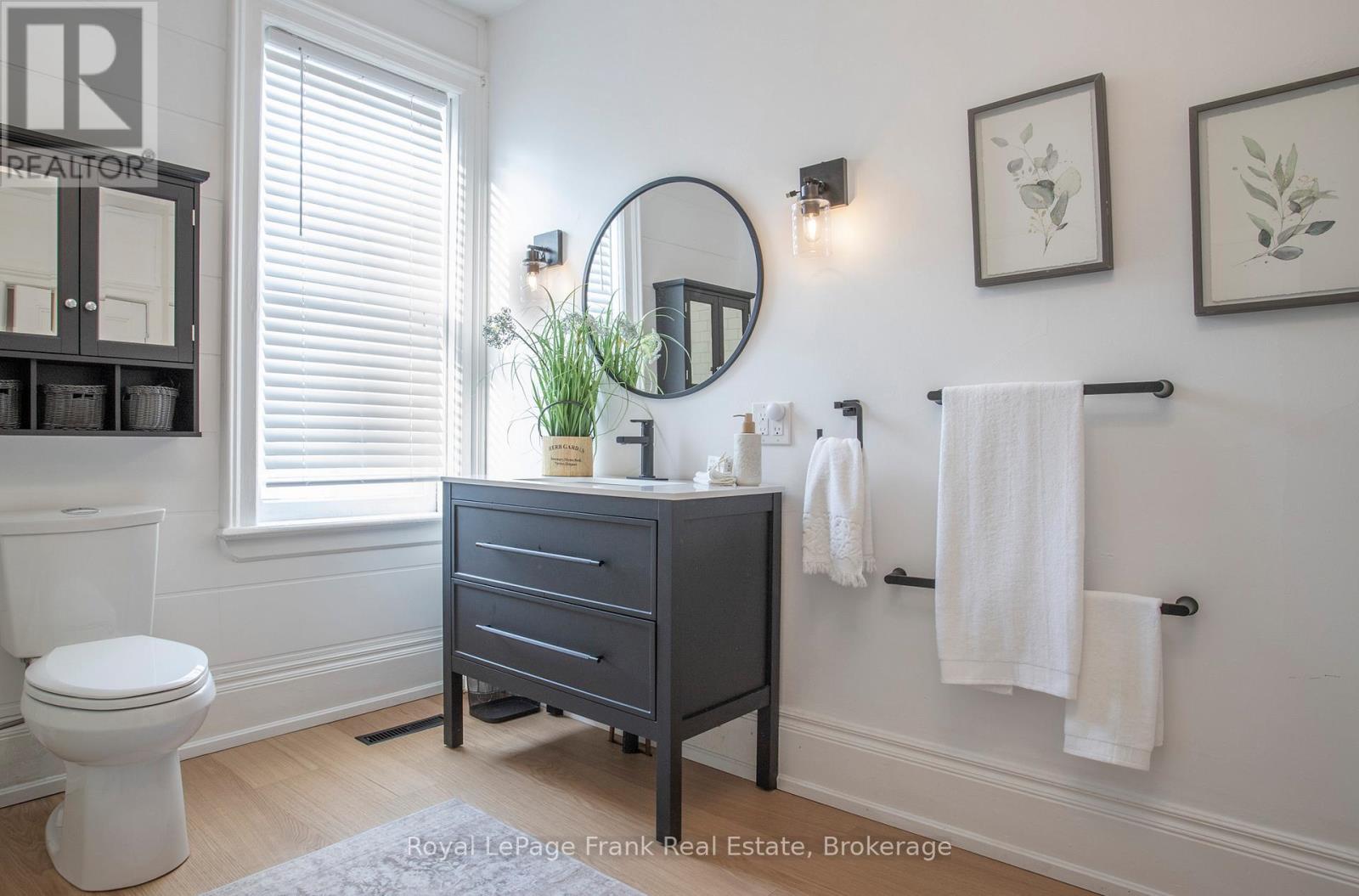 15578 SIMCOE STREET - 21
