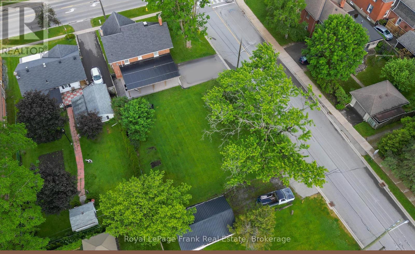 15578 SIMCOE STREET - 4