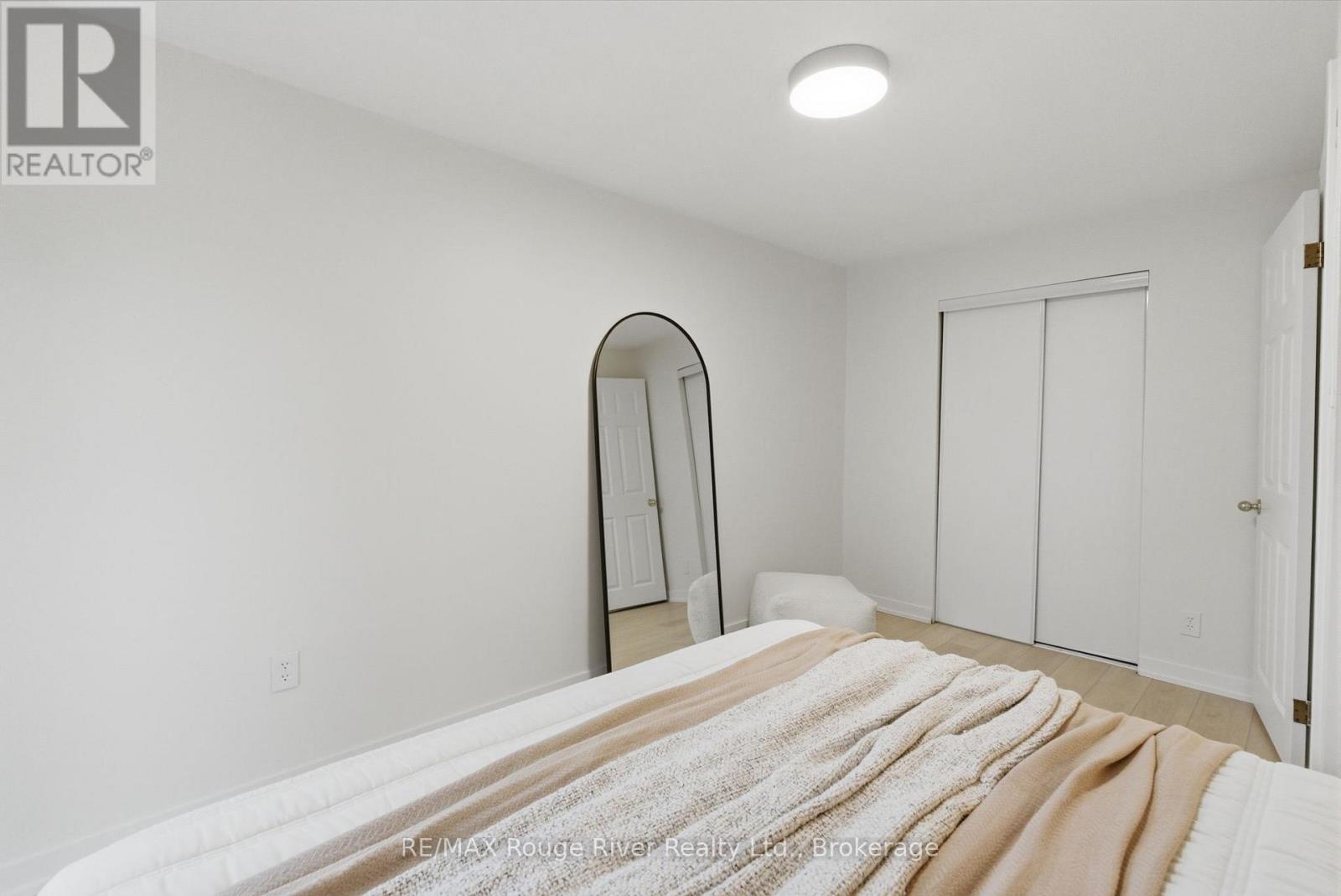 7 HEYWORTH CRESCENT - 11