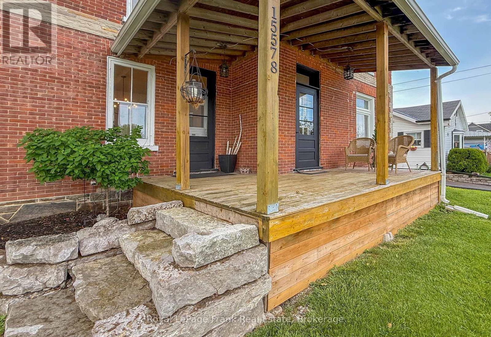 15578 SIMCOE STREET - 46
