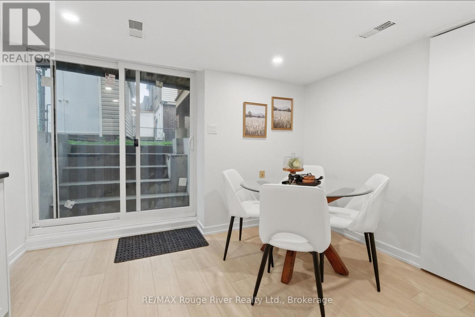7 HEYWORTH CRESCENT - 19