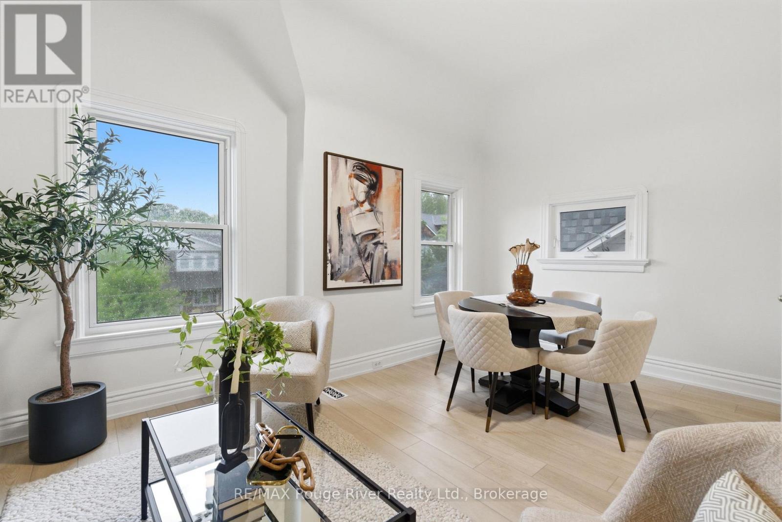 7 HEYWORTH CRESCENT - 26