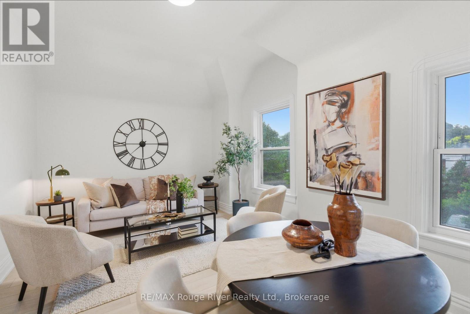 7 HEYWORTH CRESCENT - 24