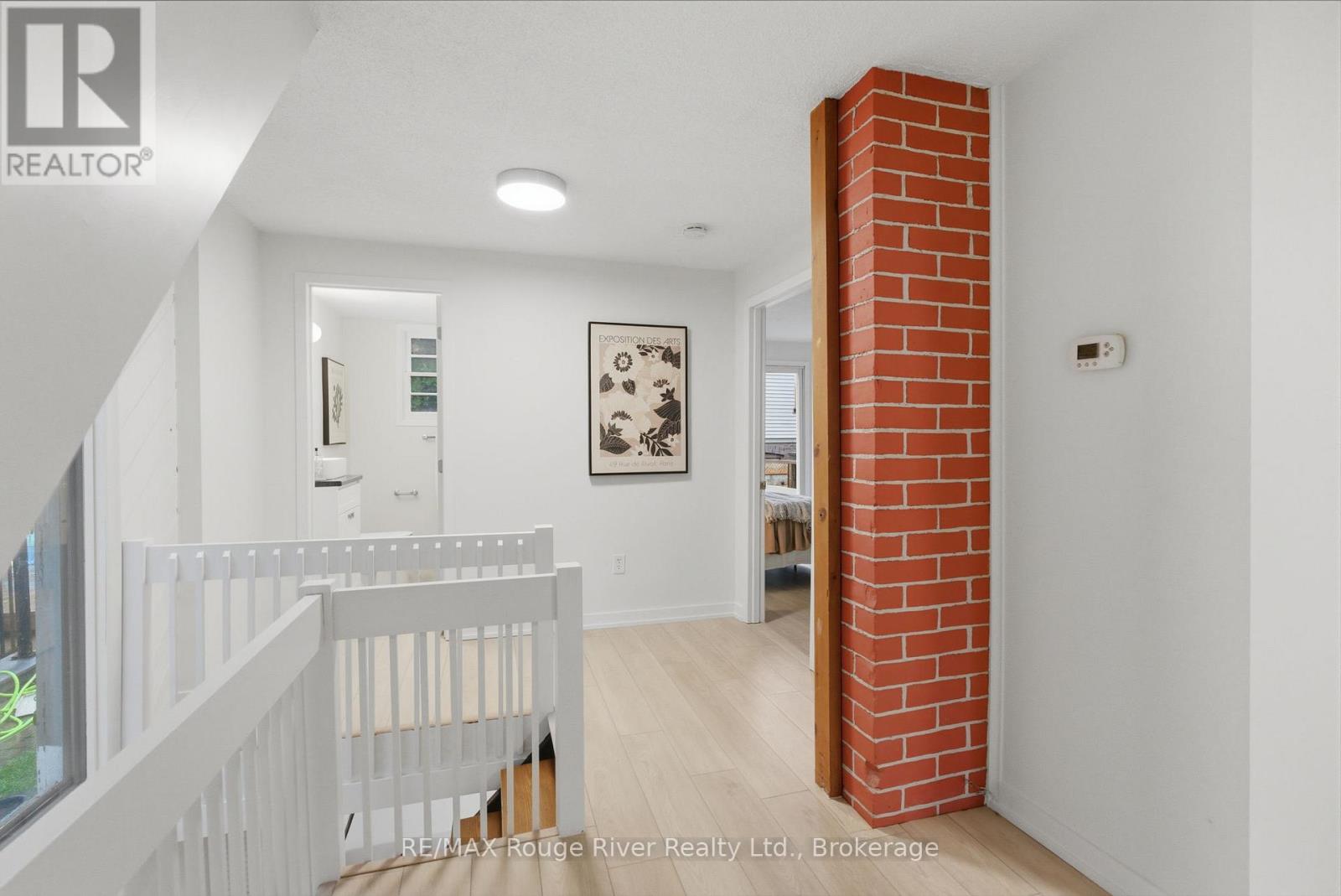 7 HEYWORTH CRESCENT - 4