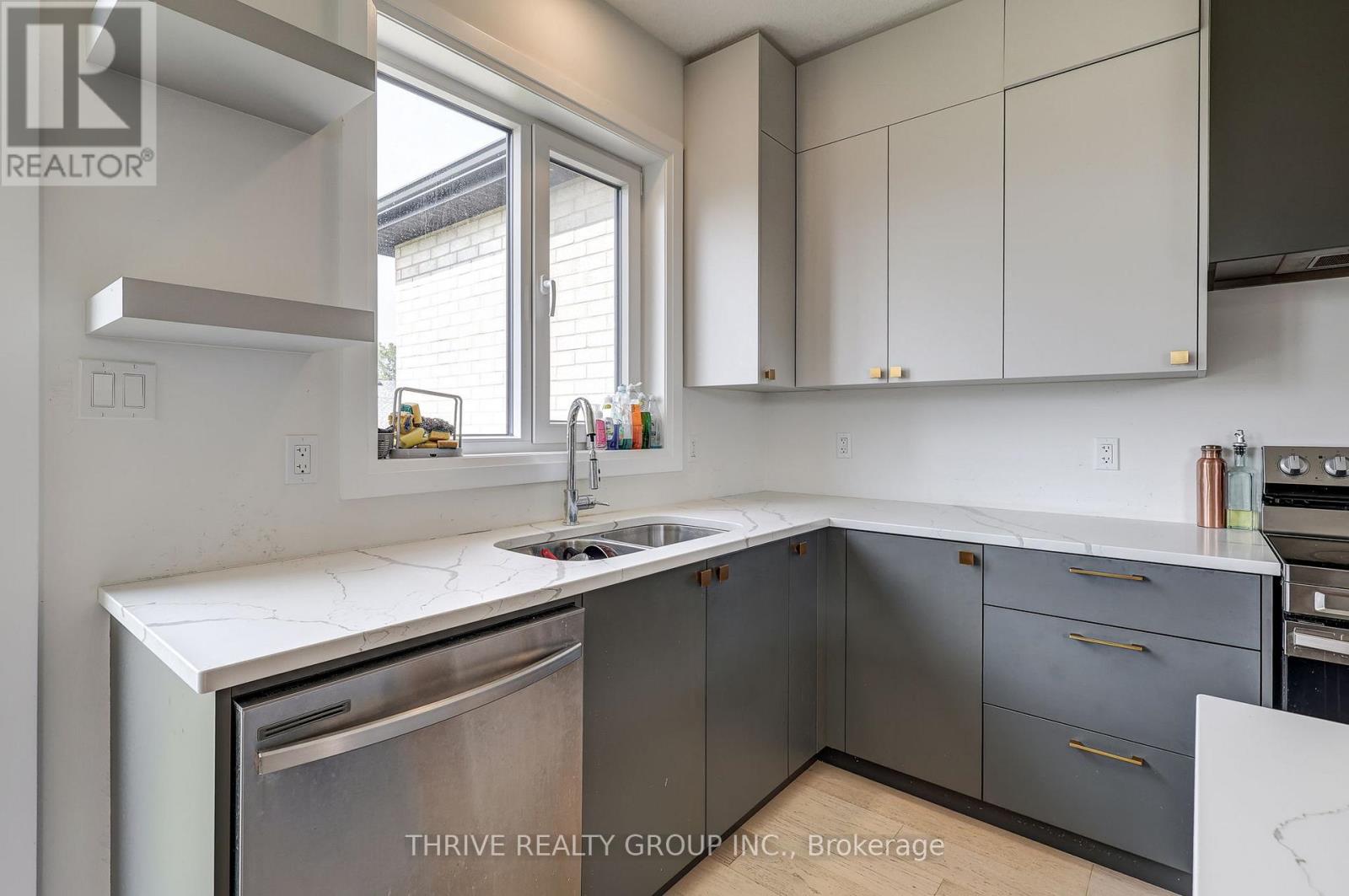42 ALEXANDER CIRCLE - 18