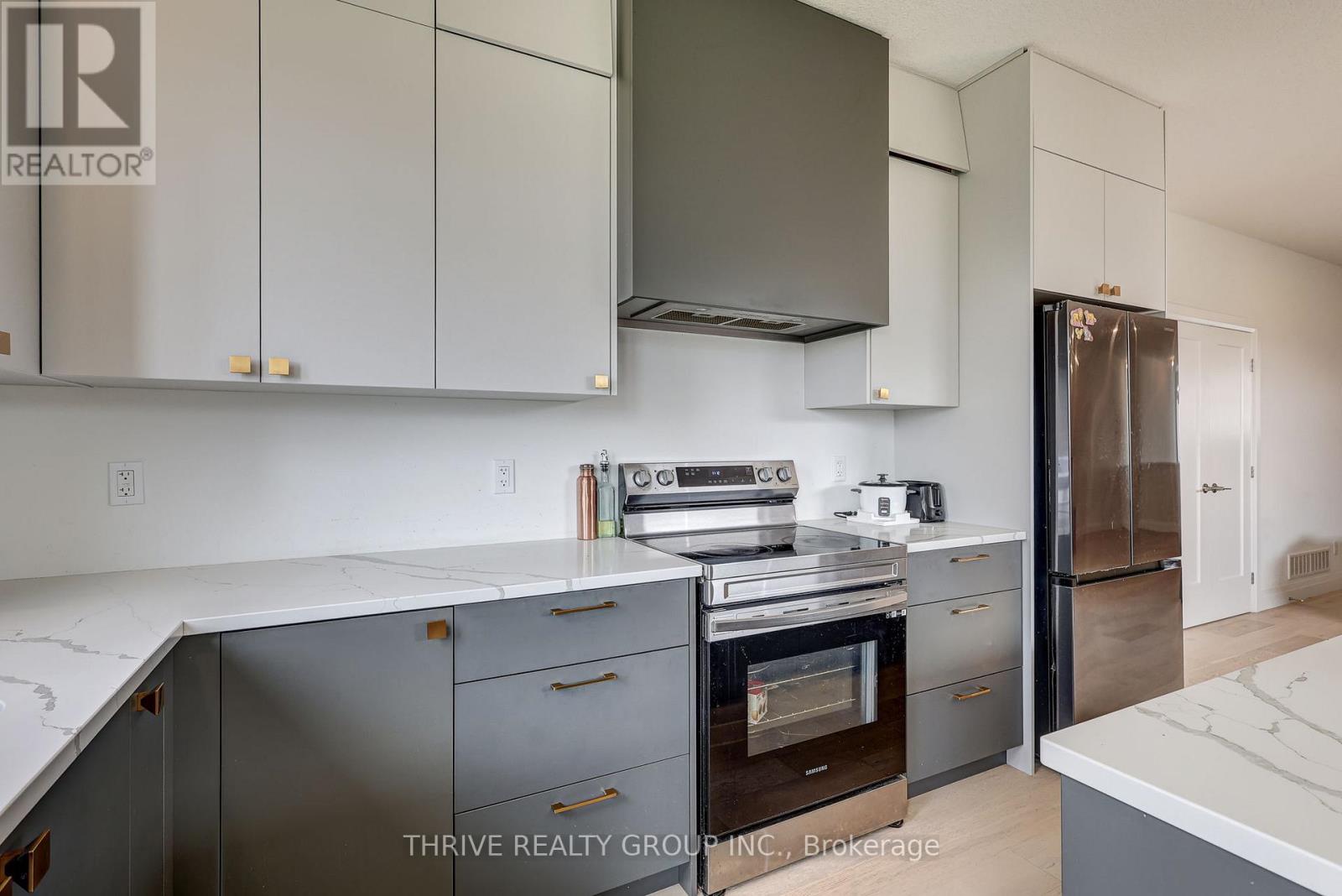 42 ALEXANDER CIRCLE - 21