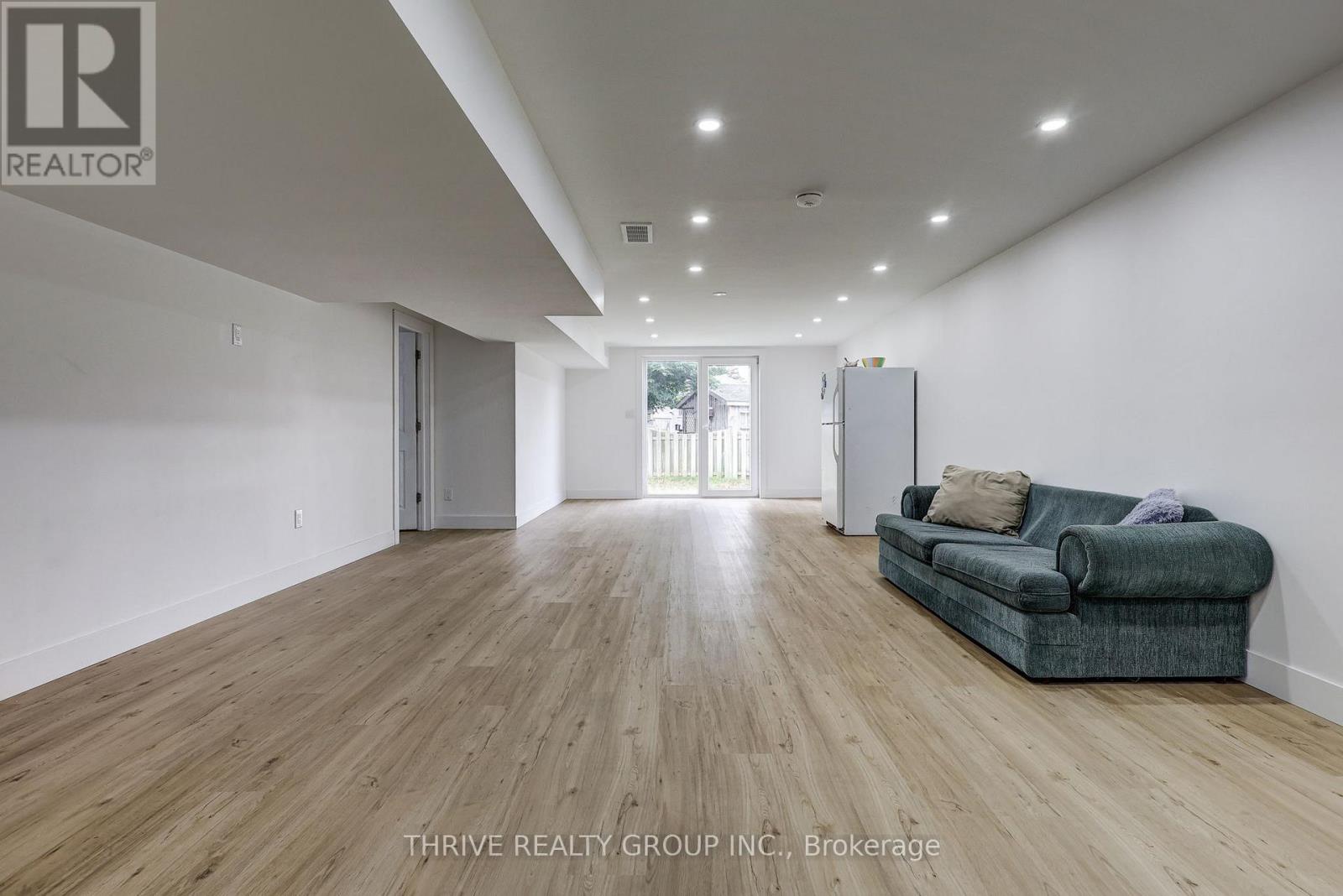 42 ALEXANDER CIRCLE - 35