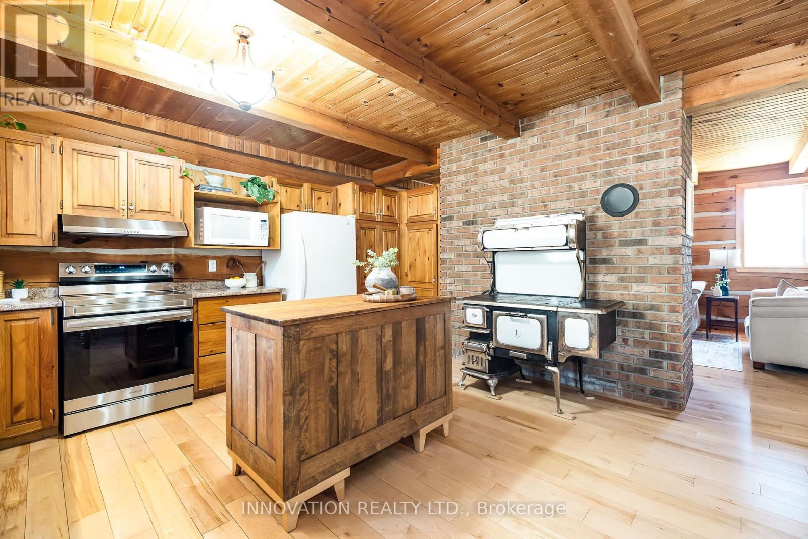 2 Bed, 2 Bath House for Sale in Ottawa – 3019 BARLOW CRESCENT, Ottawa – MLS# X13054414 - Image 19