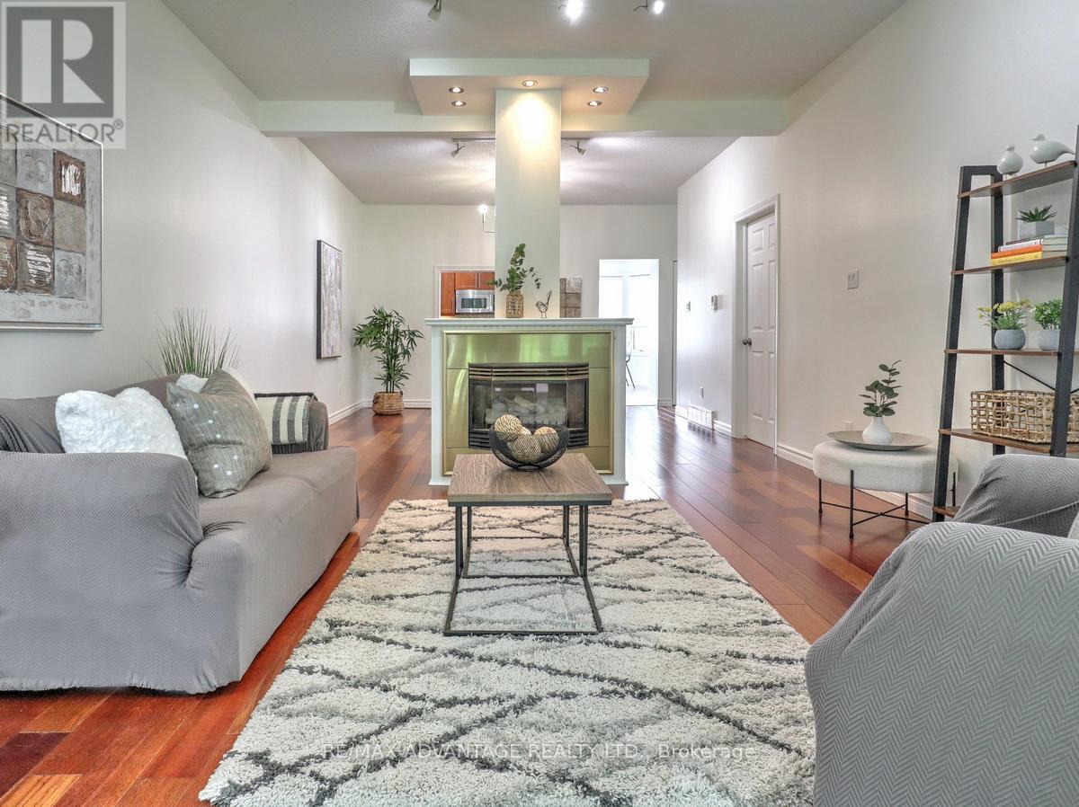 #8 374 FRONT STREET - 12
