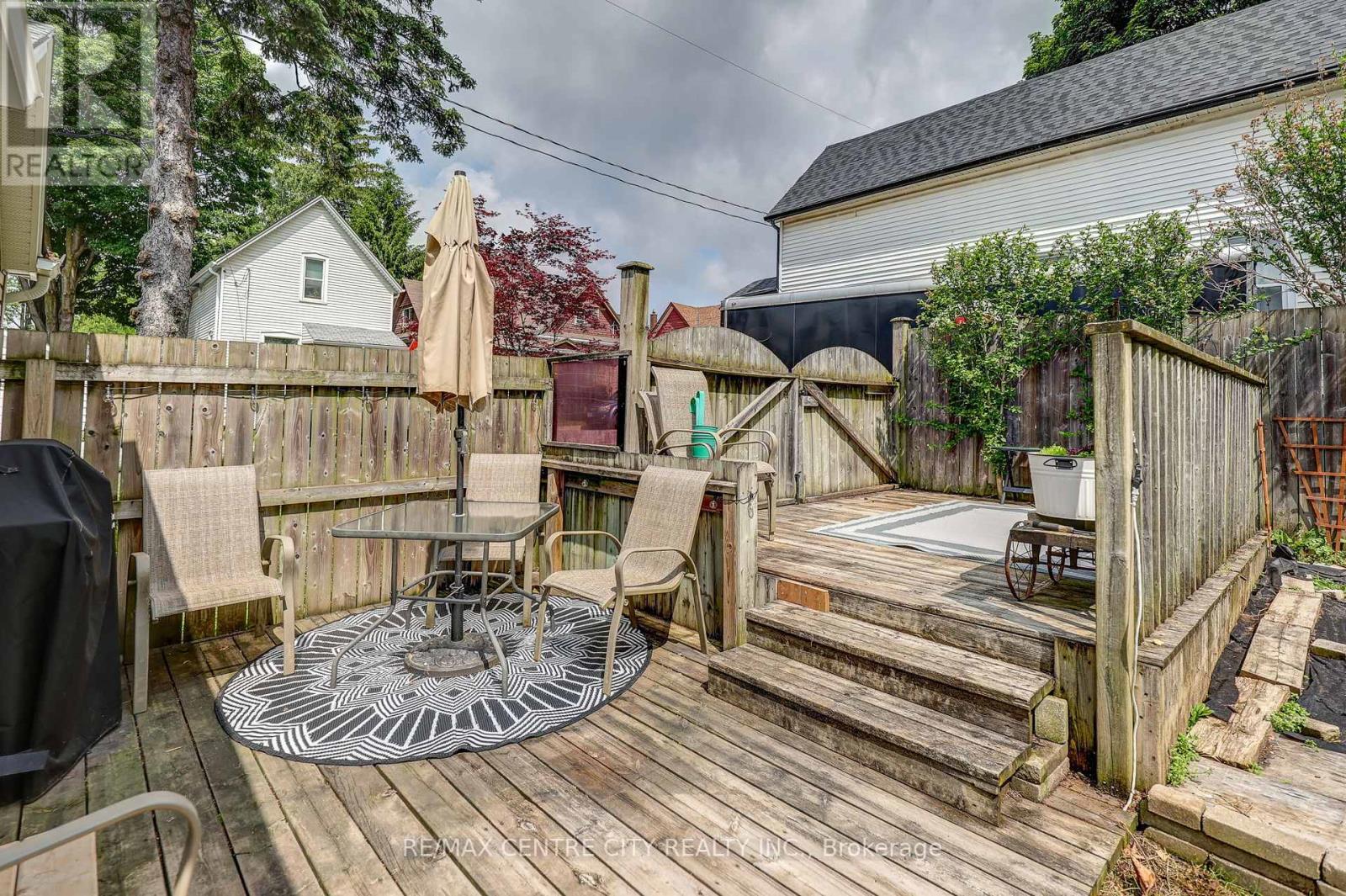 169 WELLINGTON STREET - 43