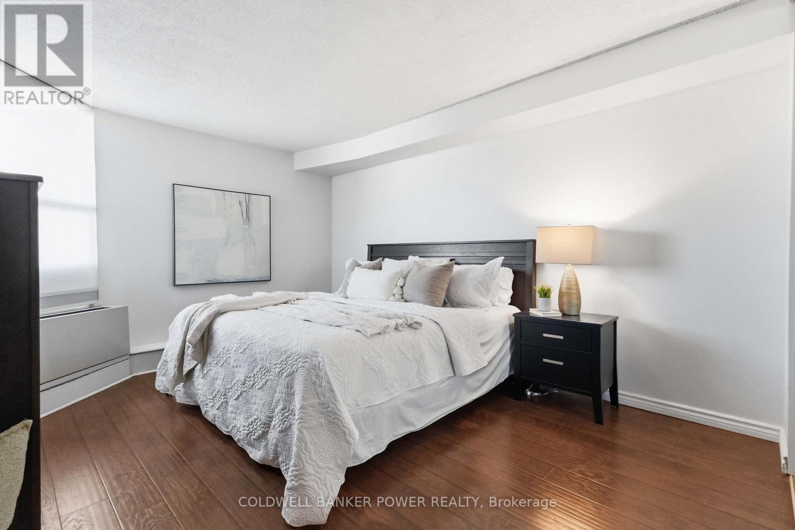 #302 323 COLBORNE STREET - 24