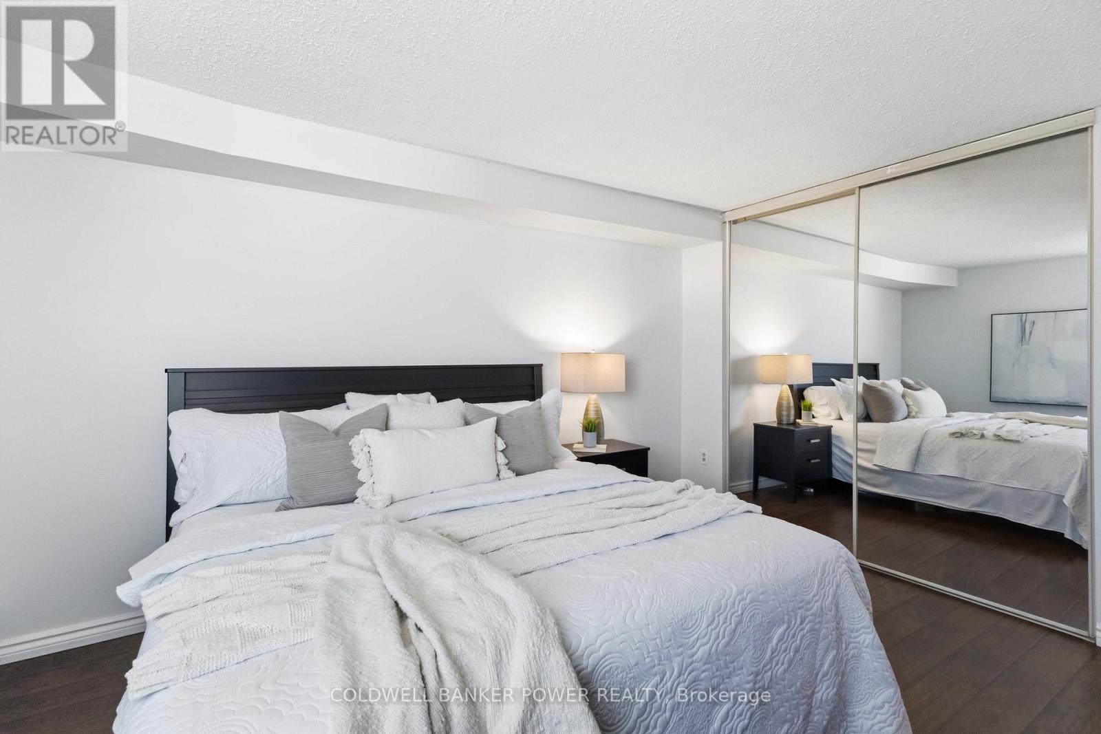 #302 323 COLBORNE STREET - 26