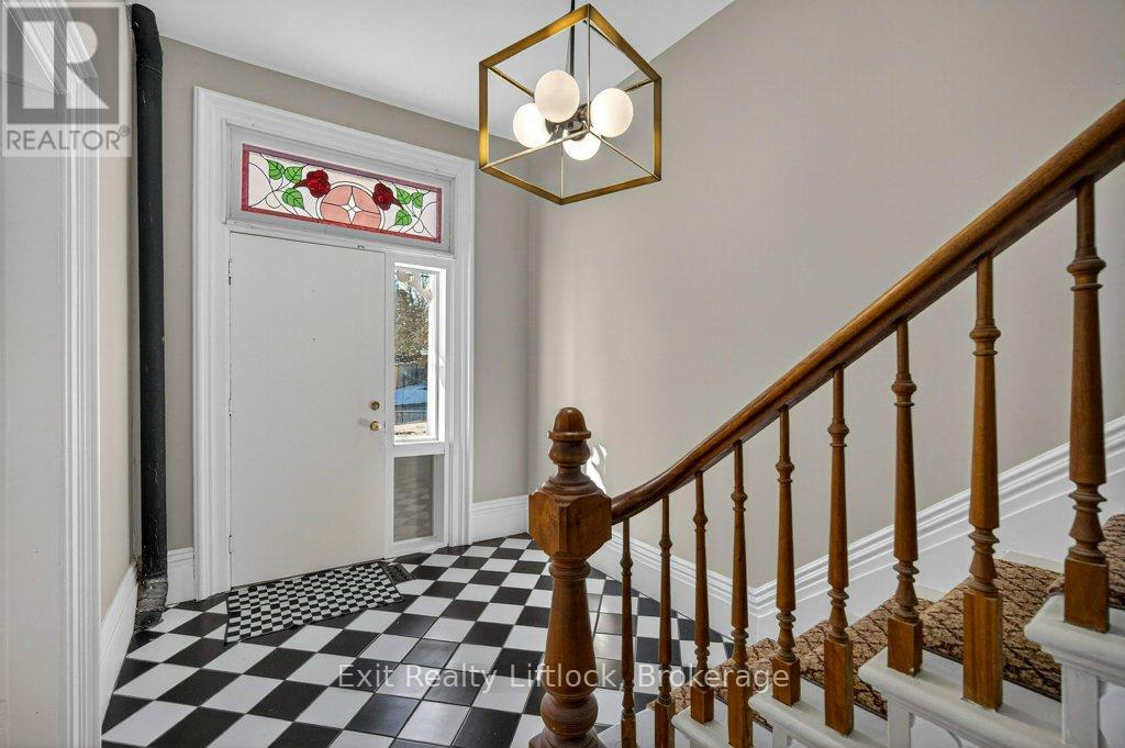 212 BARNARDO AVENUE - 3