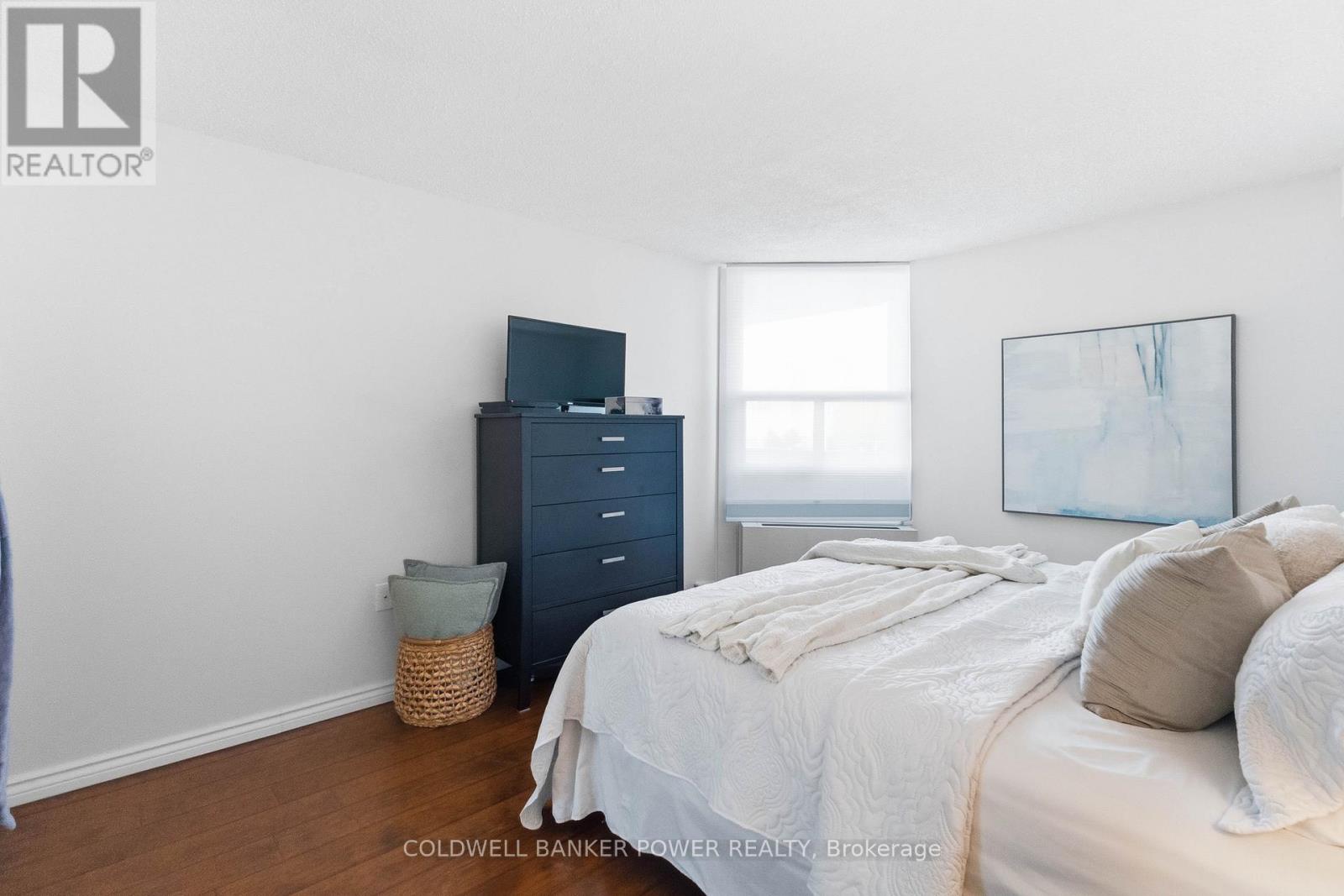 #302 323 COLBORNE STREET - 25