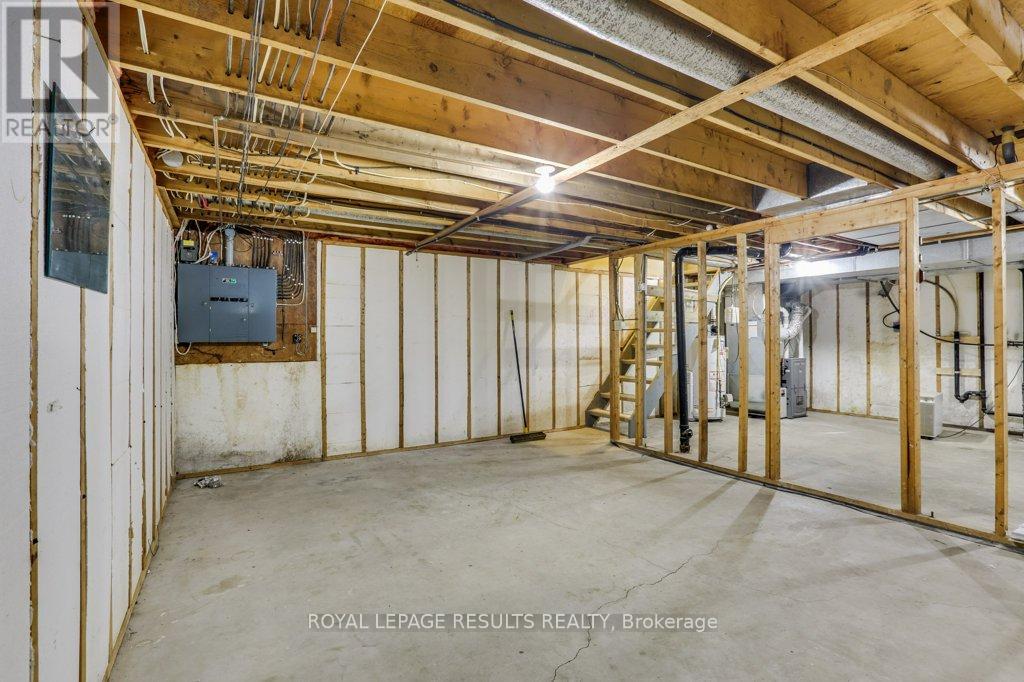 295 JOHN STREET S - 32