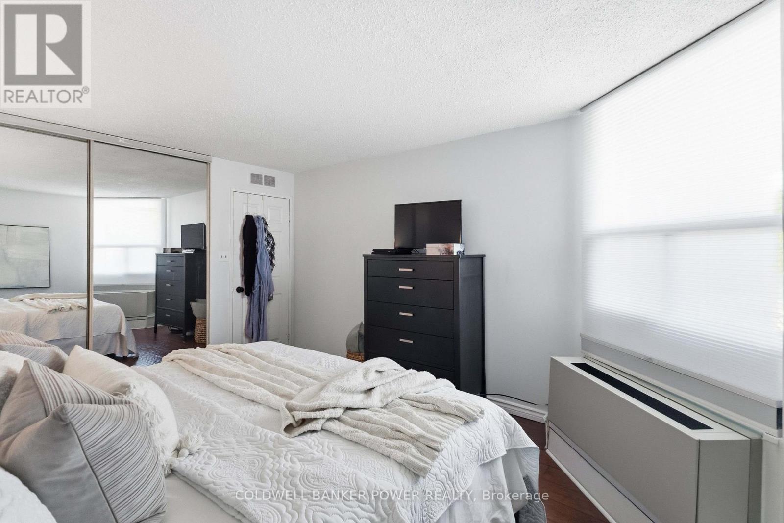 #302 323 COLBORNE STREET - 27