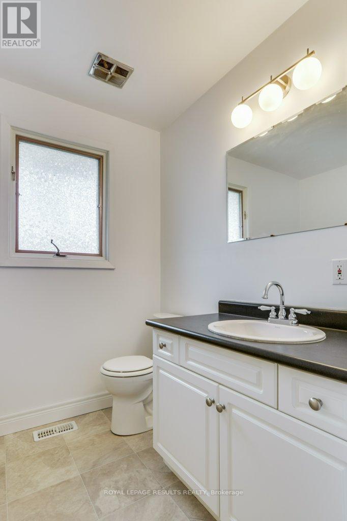 295 JOHN STREET S - 22