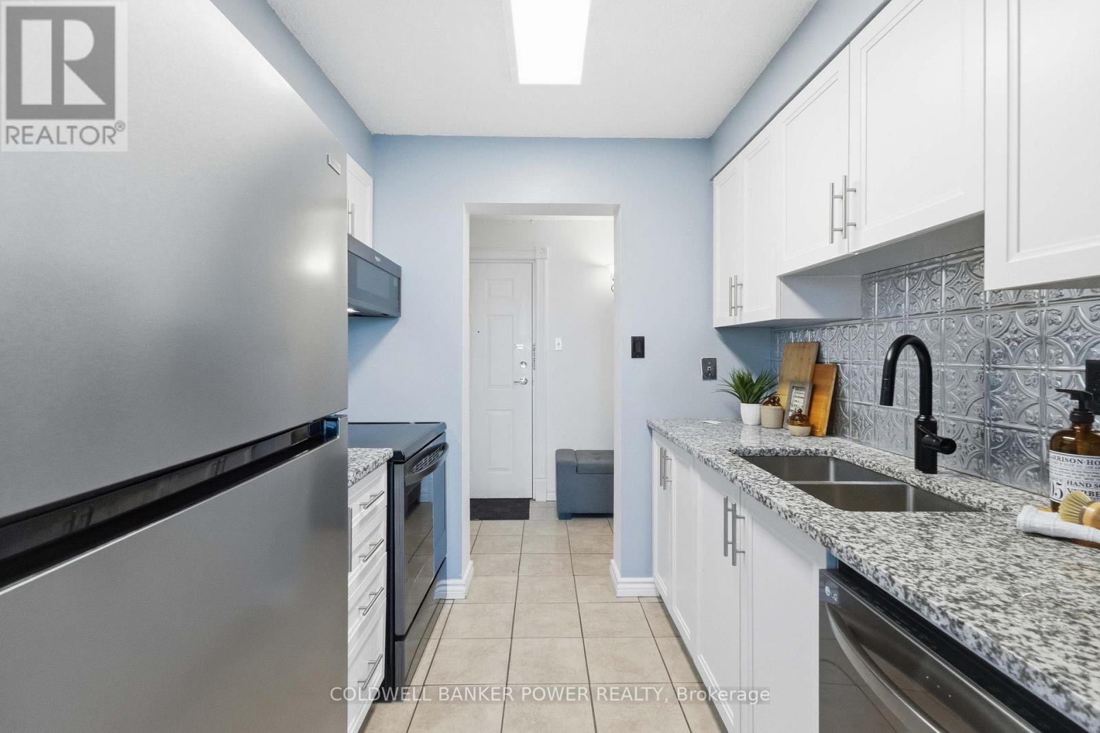 #302 323 COLBORNE STREET - 19