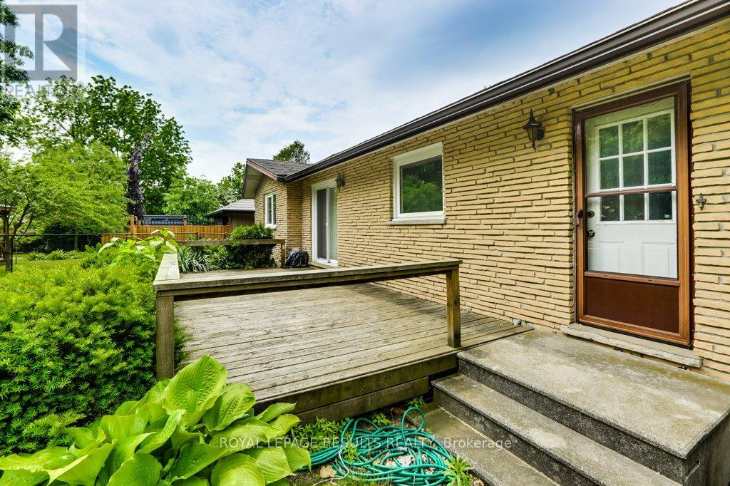295 JOHN STREET S - 44