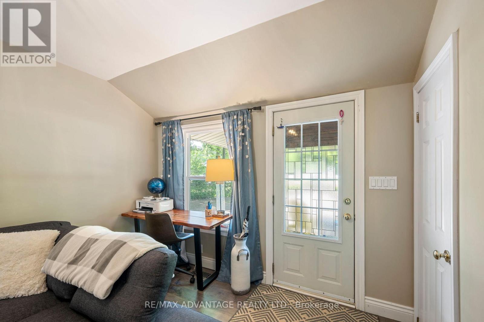 263 ONTARIO STREET S - 15