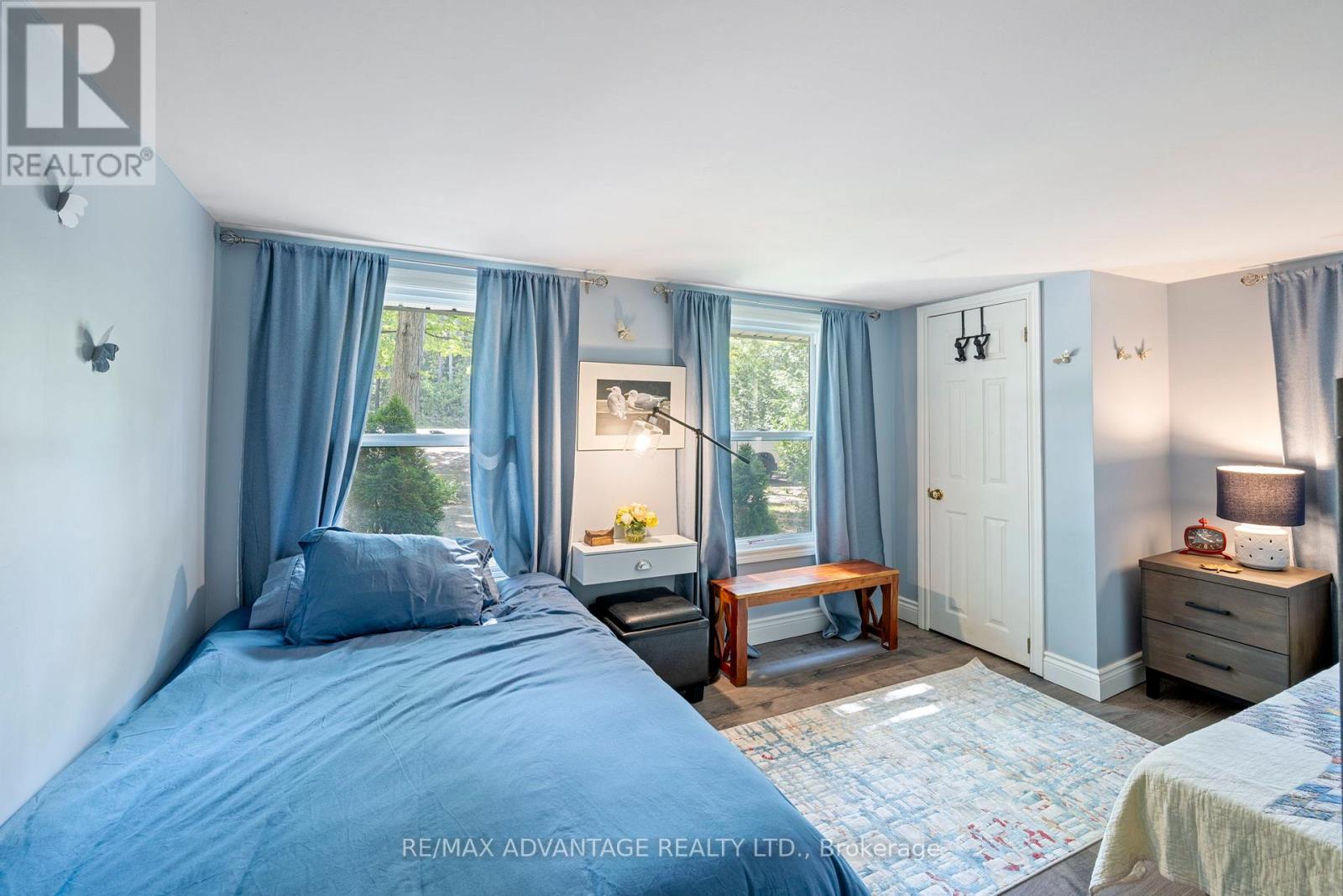 263 ONTARIO STREET S - 17