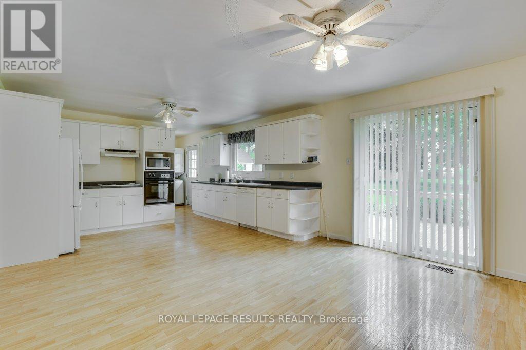 295 JOHN STREET S - 10