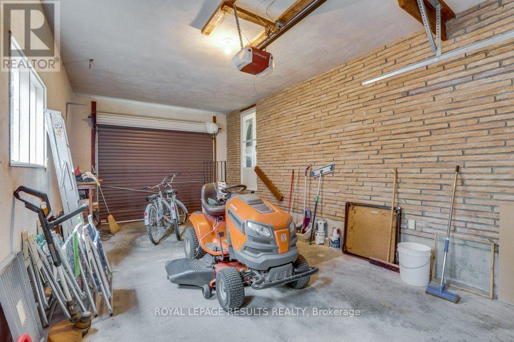 295 JOHN STREET S - 30