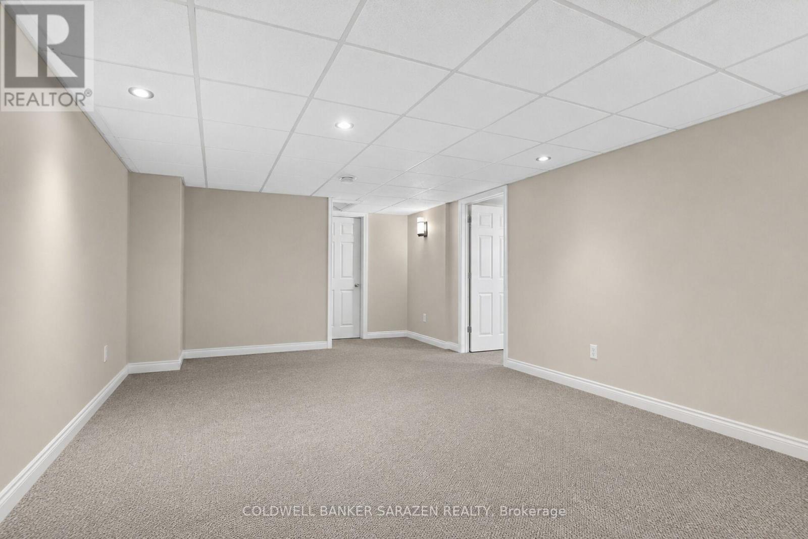 7 BARNSTONE DRIVE - 24